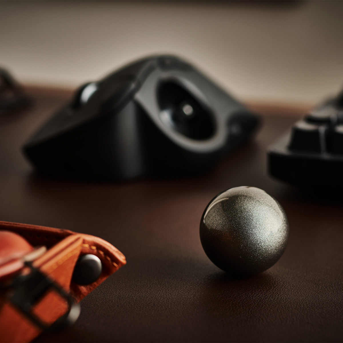 removable and cleanable trackball for ergonomic stationary mouse