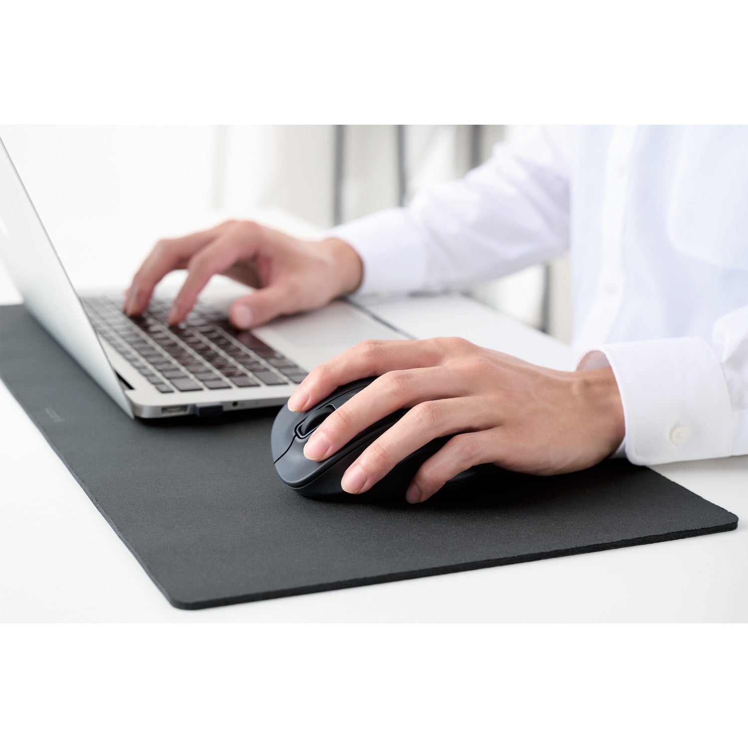 black left-handed mouse with ergonomic design - elecom usa - innovative technology
