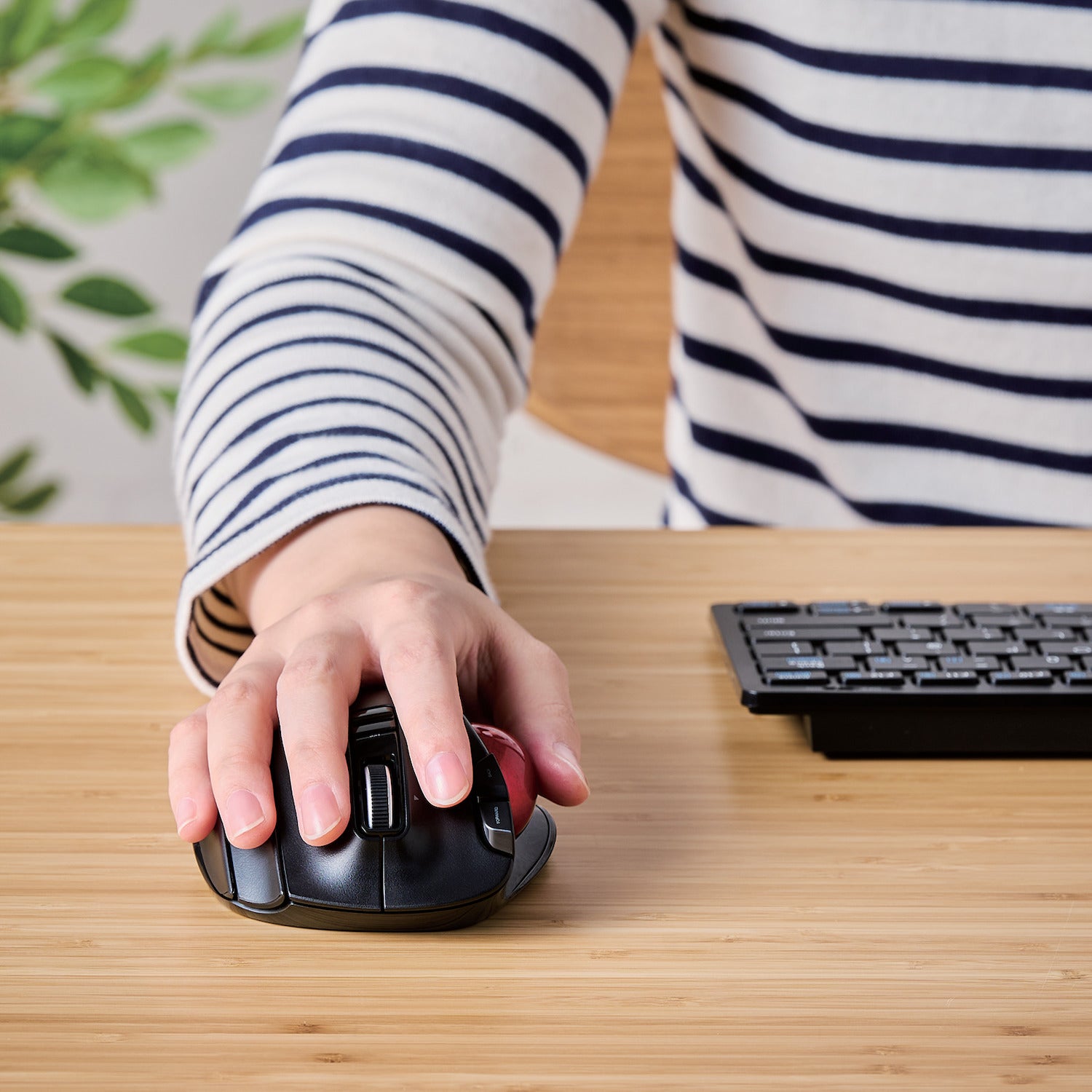 Black EX-G Trackball Wireless USB being used next to a keyboard on a desk  | Wireless Trackball Mouse