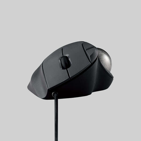 front view of wired black mouse